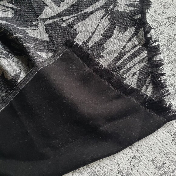 Soft + Cozy Lululemon Black Grey Long Scarf w Fringe - Picture 8 of 9